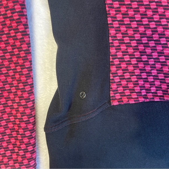 Lululemon Radiant Jacket in Deep Dive Berry Rumble Black Women's 6 - Picture 8 of 9